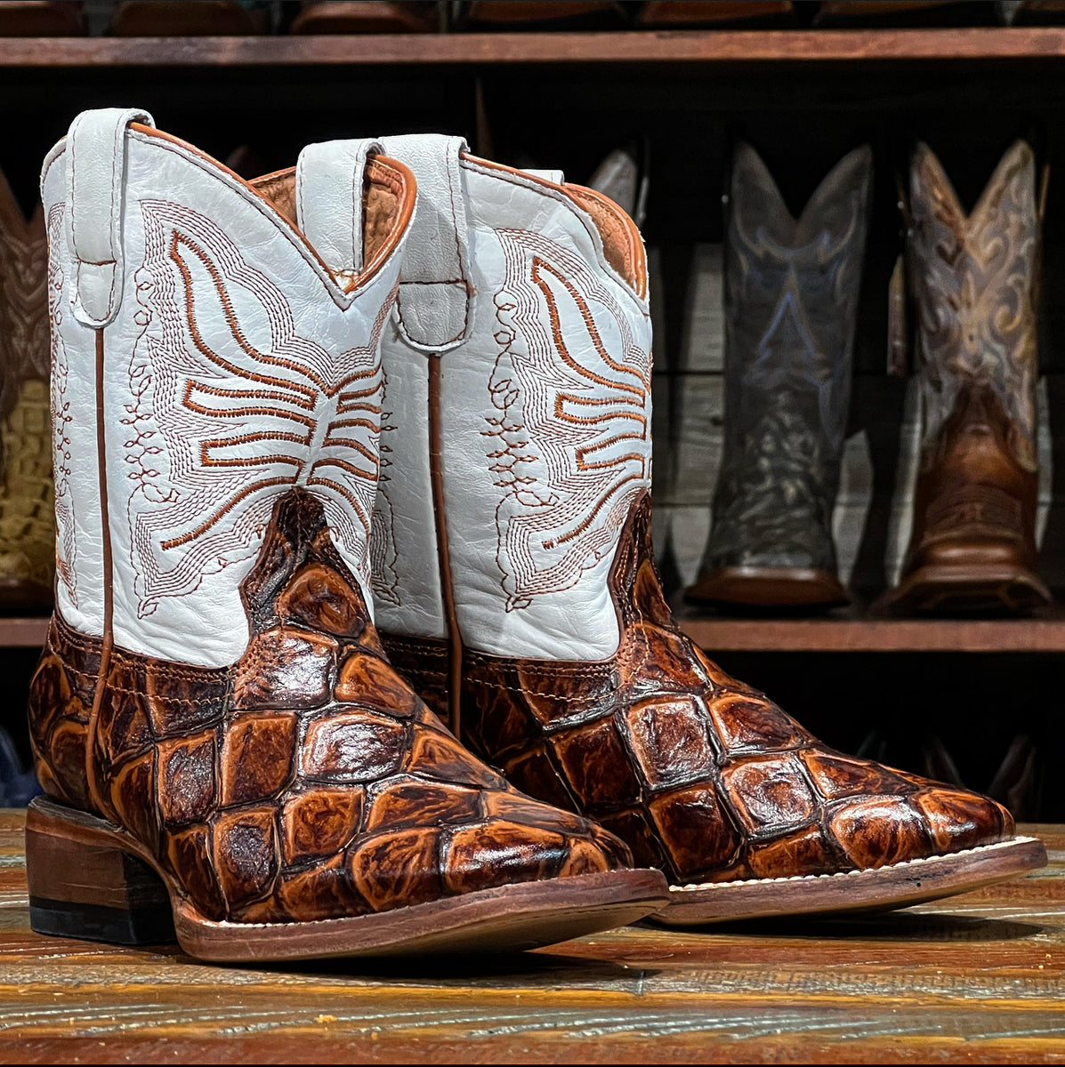 TMK205206 – Tanner Mark Boots